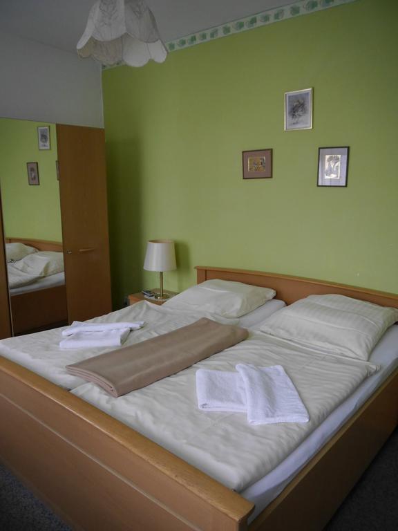 קוטבוס Hotel Zur Sonne חדר תמונה